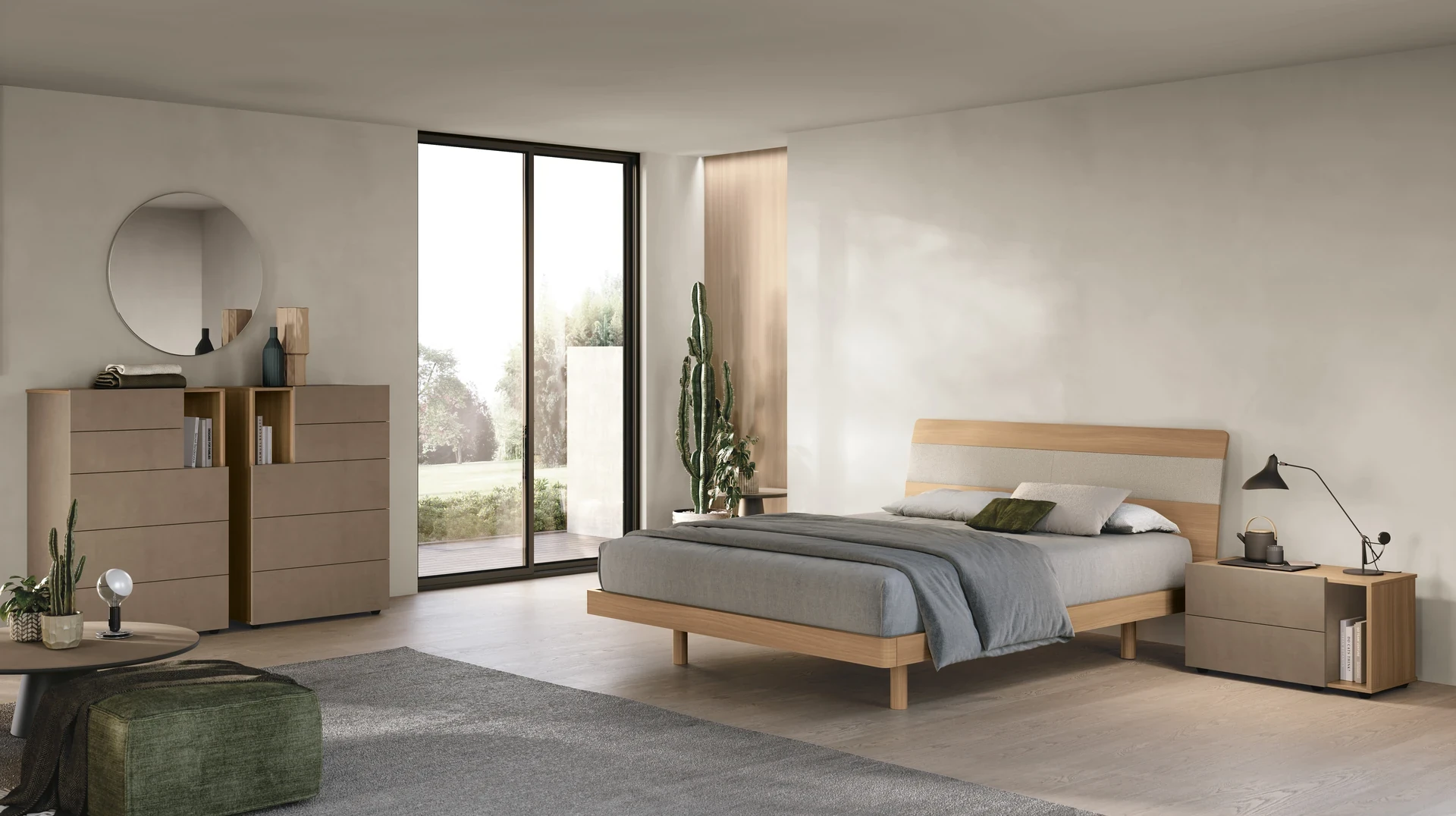 Letto Kevin Tomasella Contract in Noce Aura e tessuto Saturno Ghiaccio abbinato ai contenitori Theo in Noce Aura e Argilla Cacao. Camera da letto contemporanea 2024.
